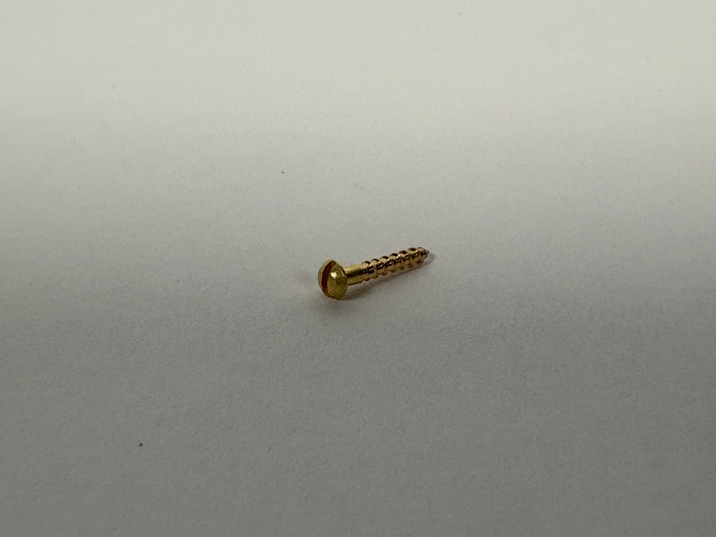 #0 Round Head, Slotted, Solid Brass Wood Screw