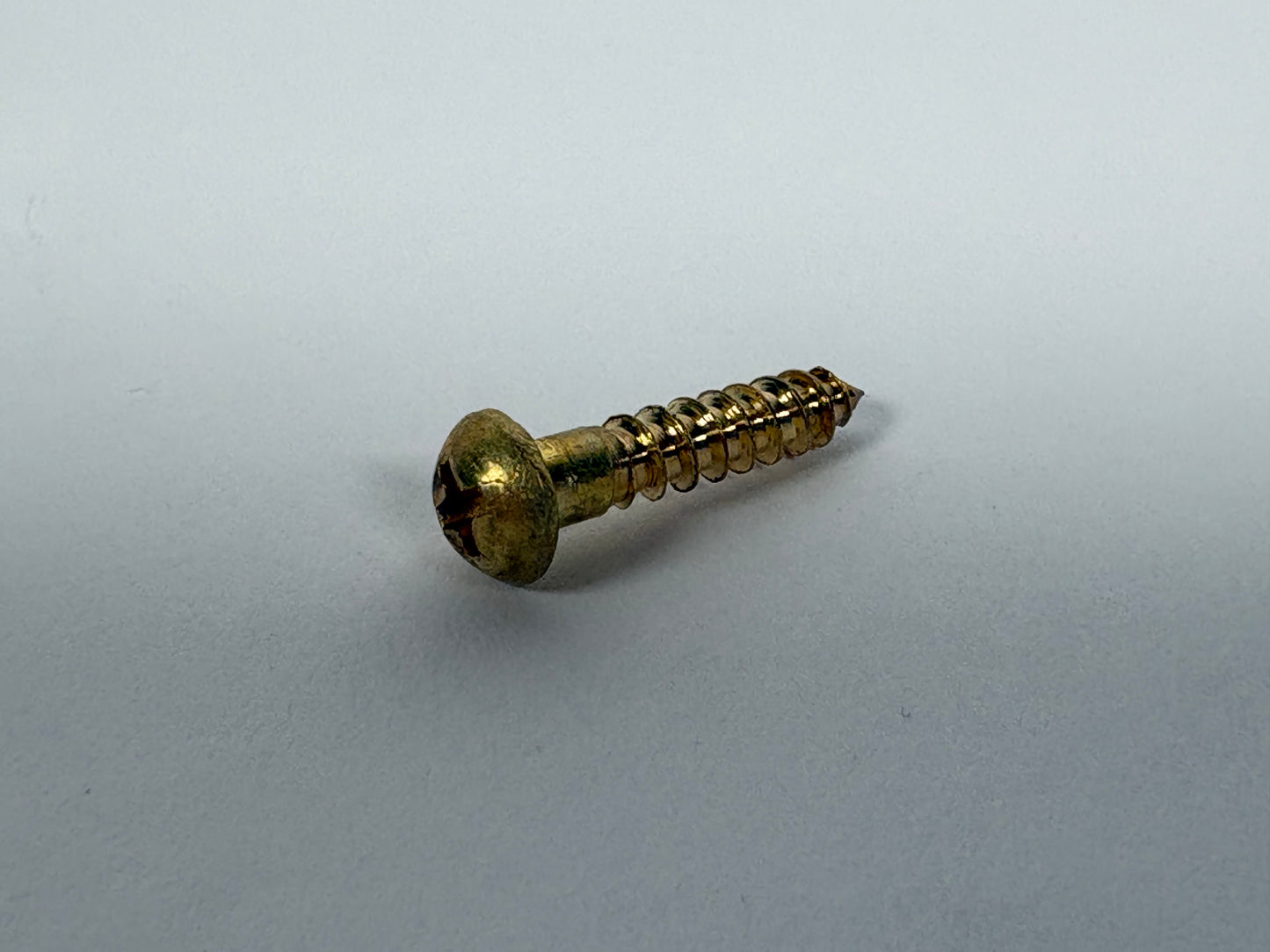 #7 Round Head, Phillips, Solid Brass Wood Screw