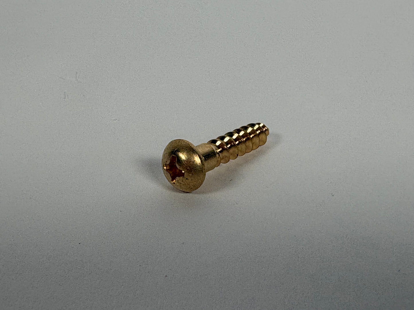#8 Round Head, Phillips, Solid Brass Wood Screw