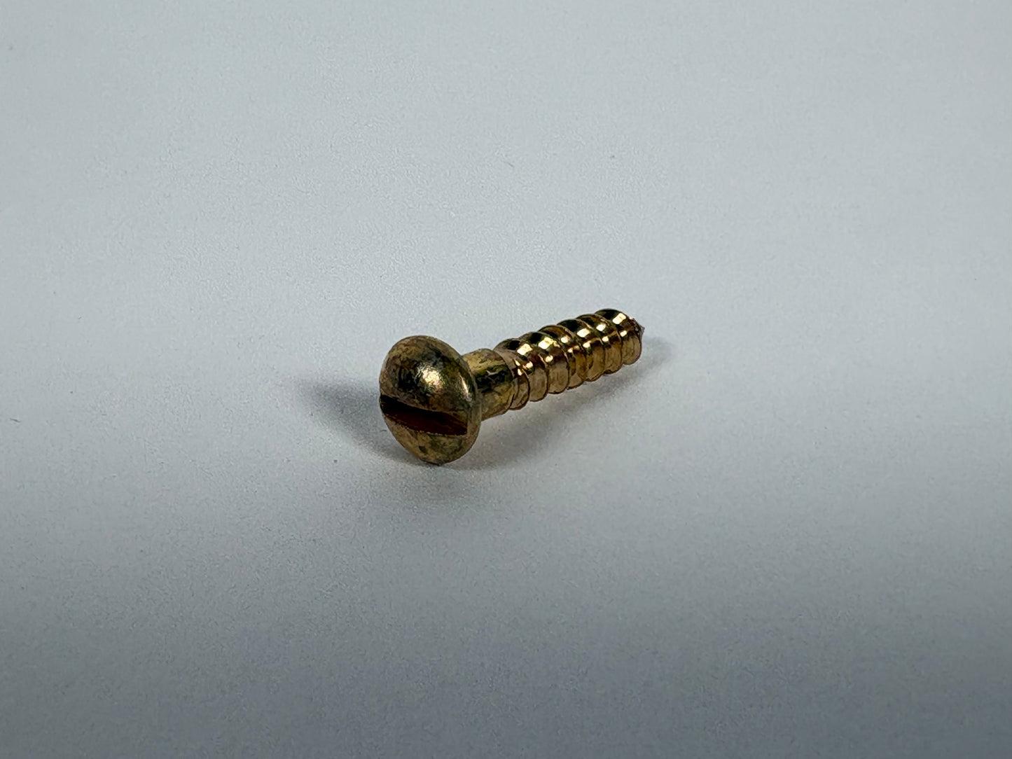 #8 Round Head, Slotted, Solid Brass Wood Screw
