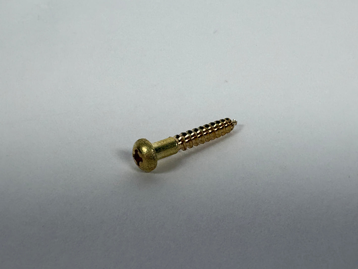 #4 Round Head, Phillips, Solid Brass Wood Screw