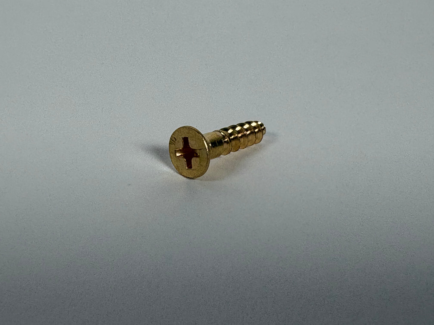 #8 Flat Head, Phillips, Solid Brass Wood Screw